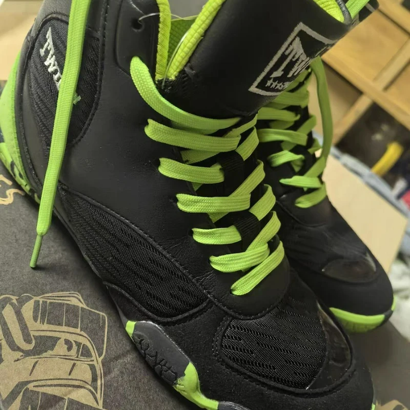 Professional Boxing Shoes for Men Women Sports Shoe Fighting Shoes Unisex Large Size Wrestling Boots Couples Sneakers
Professional Boxing Shoes for Men Women Sports Shoe Fighting Shoes Unisex Large Size Wrestling Boots Couples Sneakers