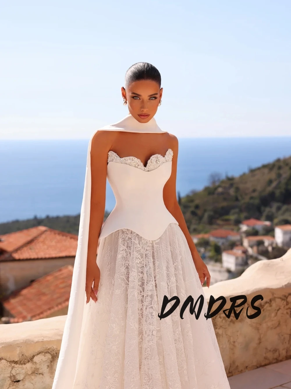 Newest A Line Appliques Wedding Dress With Scarf Dramatic Hourglass Corset Shiny Bridal Gown Customized Modern Women Wear
Newest A Line Appliques Wedding Dress With Scarf Dramatic Hourglass Corset Shiny Bridal Gown Customized Modern Women Wear