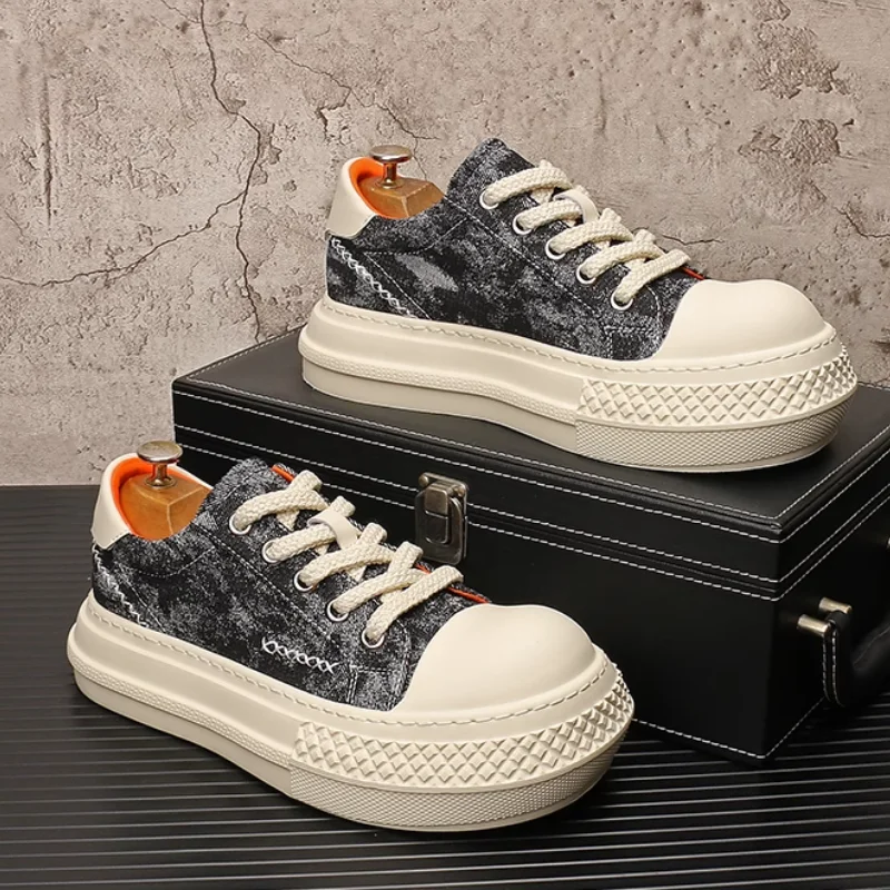 Thick-soled board shoes, large-head canvas shoes, fashionable men's shoes, simple, breathable and casual shoes b32
Thick-soled board shoes, large-head canvas shoes, fashionable men's shoes, simple, breathable and casual shoes b32