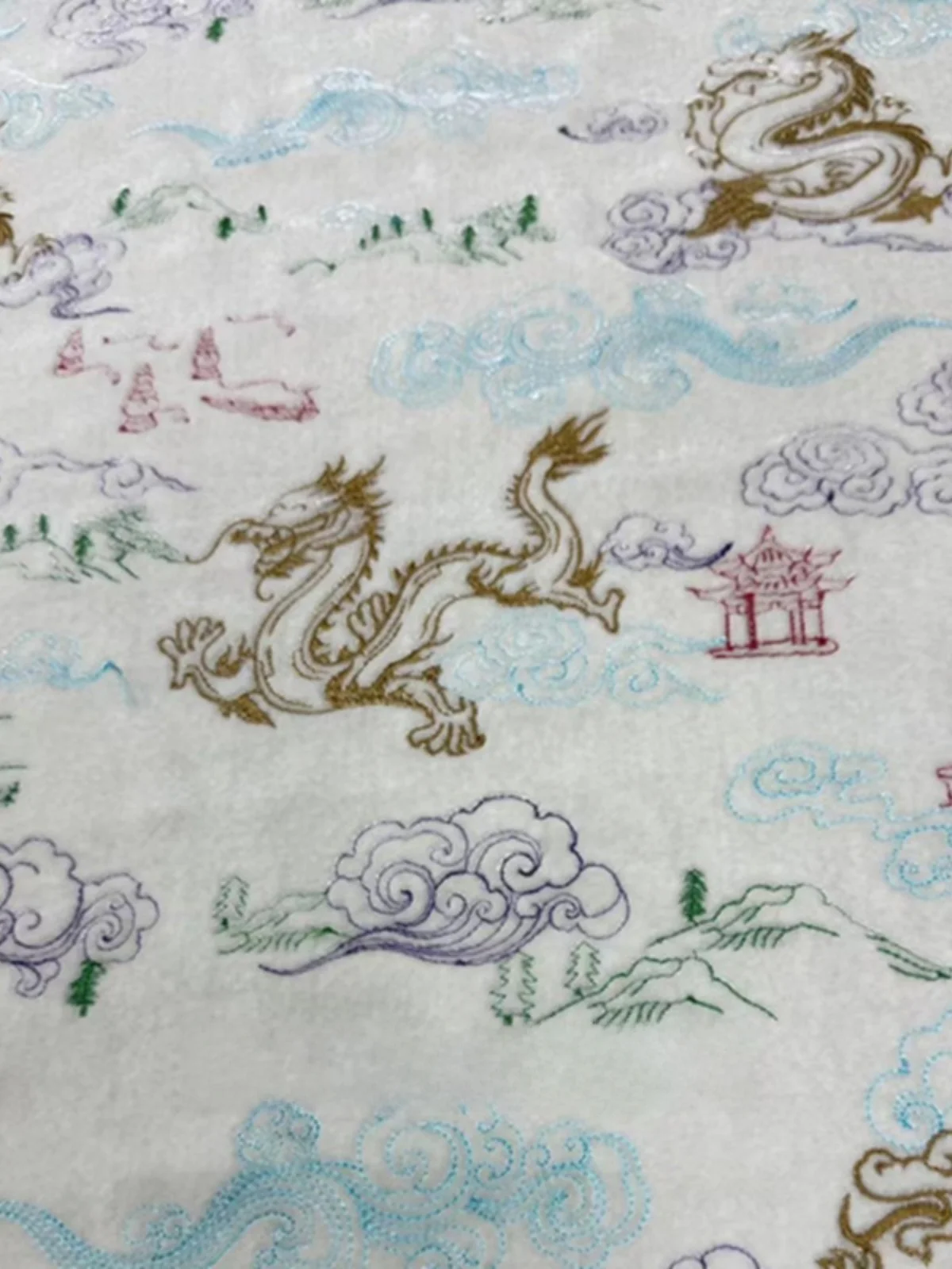 Новинка: Ткань для топа и юбки из шелкового бархата с тяжелой вышивкой, узор «Дракон, парящий на десять тысяч миль», белый цвет
Новинка: Ткань для топа и юбки из шелкового бархата с тяжелой вышивкой, узор «Дракон, парящий на десять тысяч миль», белый цвет