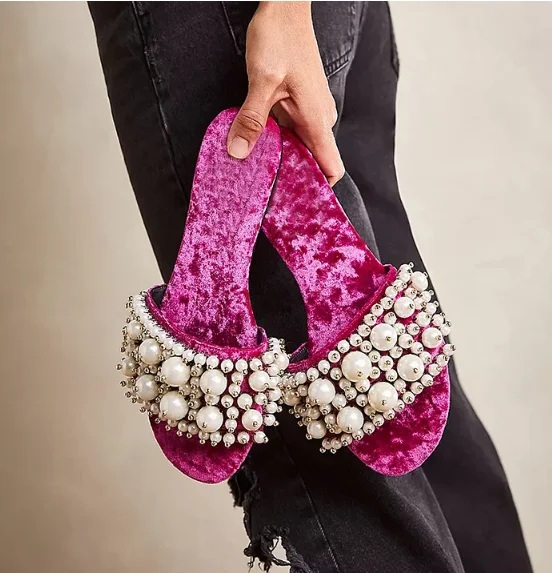Round Head Pearl And Rhinestones Decorative Summer Flat Sandals Green Shallow Luxury Sandals Manual Women's Shoes For Banquets
Round Head Pearl And Rhinestones Decorative Summer Flat Sandals Green Shallow Luxury Sandals Manual Women's Shoes For Banquets
