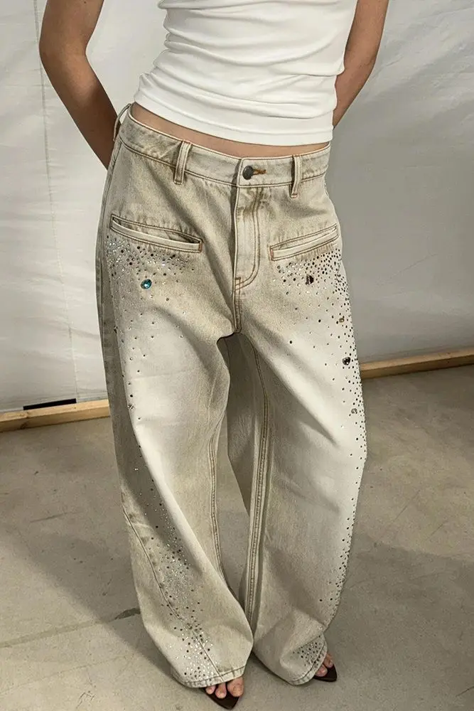 Американский уличный стиль, джинсы с градиентом и стразами, женские прямые брюки со средней талией, летние повседневные брюки с драгоценными камнями, украшенные драгоценными камнями 
Американский уличный стиль, джинсы с градиентом и стразами, женские прямые брюки со средней талией, летние повседневные брюки с драгоценными камнями, украшенные драгоценными камнями