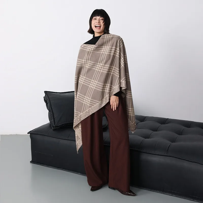 Checkered shawl for women, autumn and winter fashion versatile cape, high-end feel outerwear, blanket-like faux
Checkered shawl for women, autumn and winter fashion versatile cape, high-end feel outerwear, blanket-like faux
