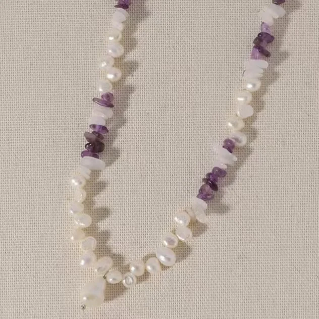 2024 new multi-colored pearl necklace, white pearl pendant, exquisite and colorful, unique design
2024 new multi-colored pearl necklace, white pearl pendant, exquisite and colorful, unique design