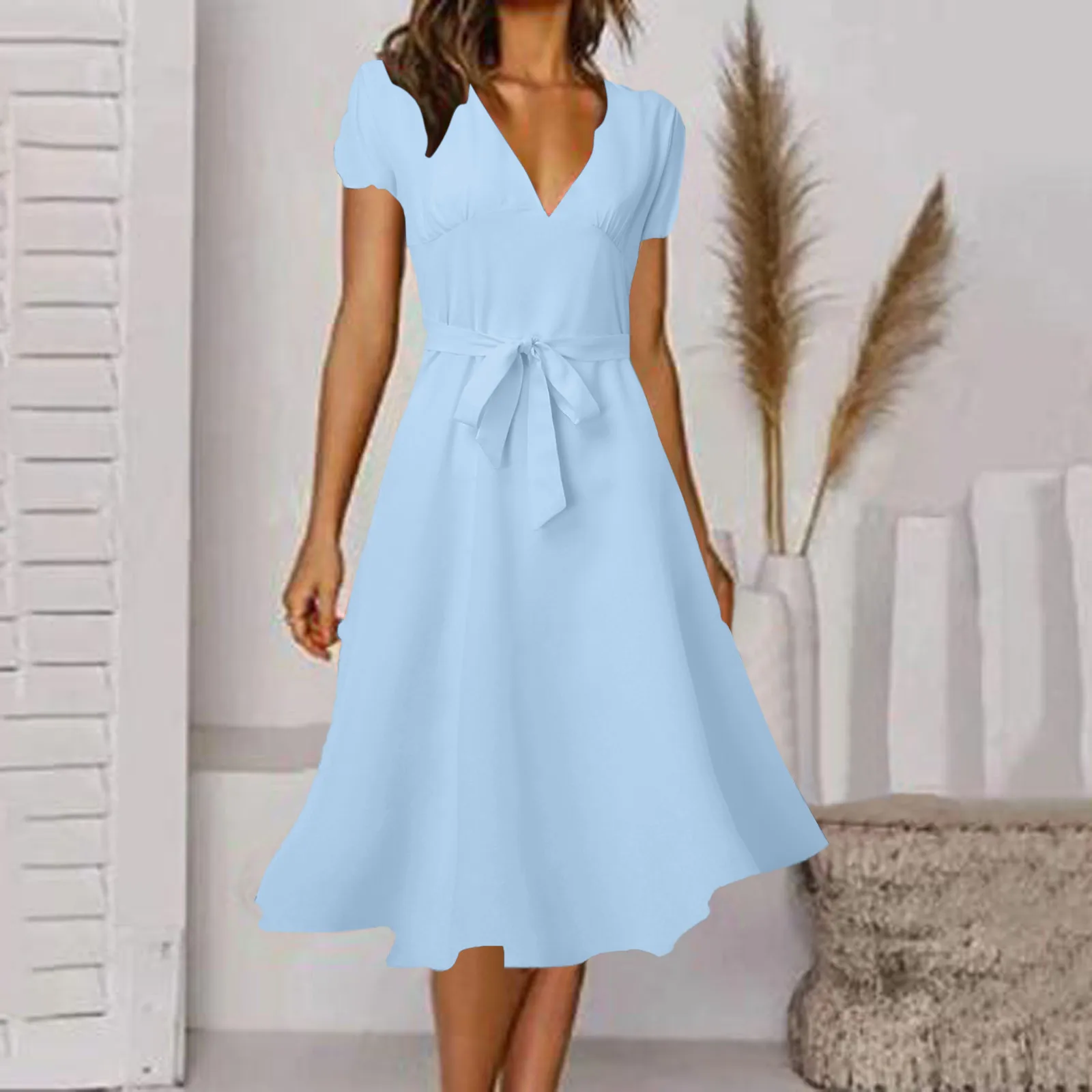 2024 Spring And Summer New Dress Women's Fashion V Neck High Waisted Tie A Line Dress Solid Color Ruffle Short Sleeve Maxi Dress
2024 Spring And Summer New Dress Women's Fashion V Neck High Waisted Tie A Line Dress Solid Color Ruffle Short Sleeve Maxi Dress