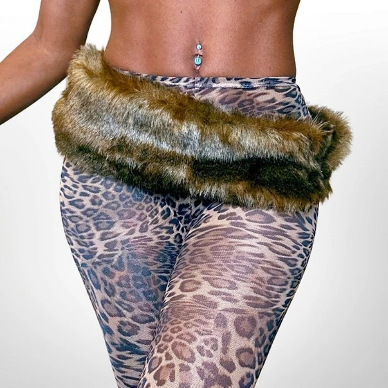 Winter European And American Retro Pu Belt Hot Girl Nightclub Metal Fur Decoration Trendy Belt Personality Fashion Women's Belt
Winter European And American Retro Pu Belt Hot Girl Nightclub Metal Fur Decoration Trendy Belt Personality Fashion Women's Belt