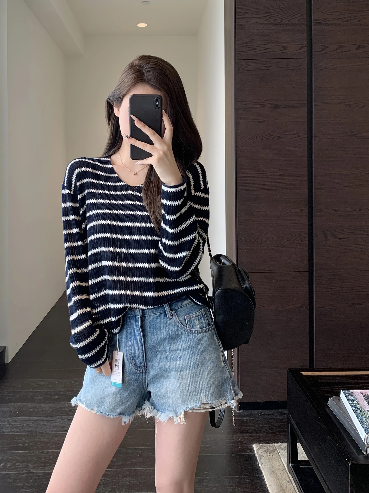 Casual Style Striped Cover up Top Thin Women's New 2026 Spring Soft Breathable V-Neck Long Sleeve Loose Fit Air Conditioning ...
Casual Style Striped Cover up Top Thin Women's New 2026 Spring Soft Breathable V-Neck Long Sleeve Loose Fit Air Conditioning ...