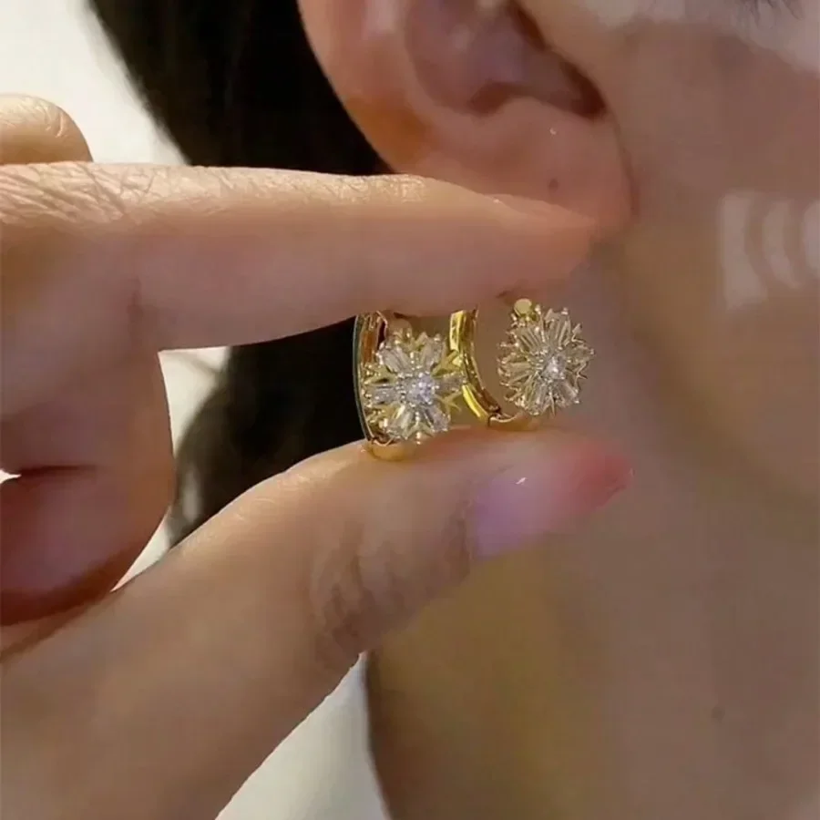 1Pair Gold Snowflake Diamond Stud Earrings, Exquisite Small Luxury Niche, Free Shipping, For Daily Travel Party Gift
1Pair Gold Snowflake Diamond Stud Earrings, Exquisite Small Luxury Niche, Free Shipping, For Daily Travel Party Gift