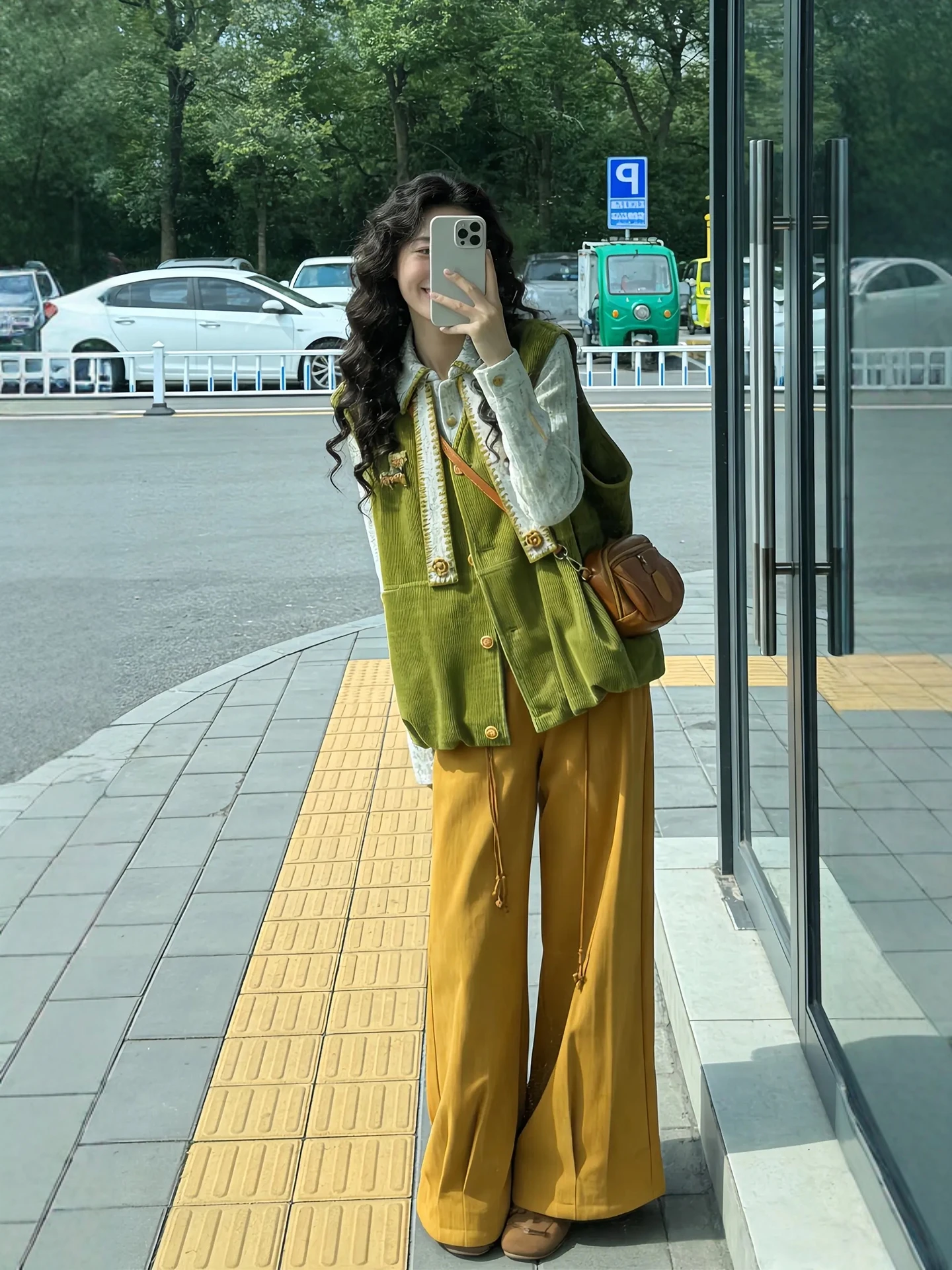 Spring Fashion plus Size Women's Vest Shirt Wide Leg Pants Three Piece Set Hong Kong Style Loose Fit Breathable Polyester
Spring Fashion plus Size Women's Vest Shirt Wide Leg Pants Three Piece Set Hong Kong Style Loose Fit Breathable Polyester