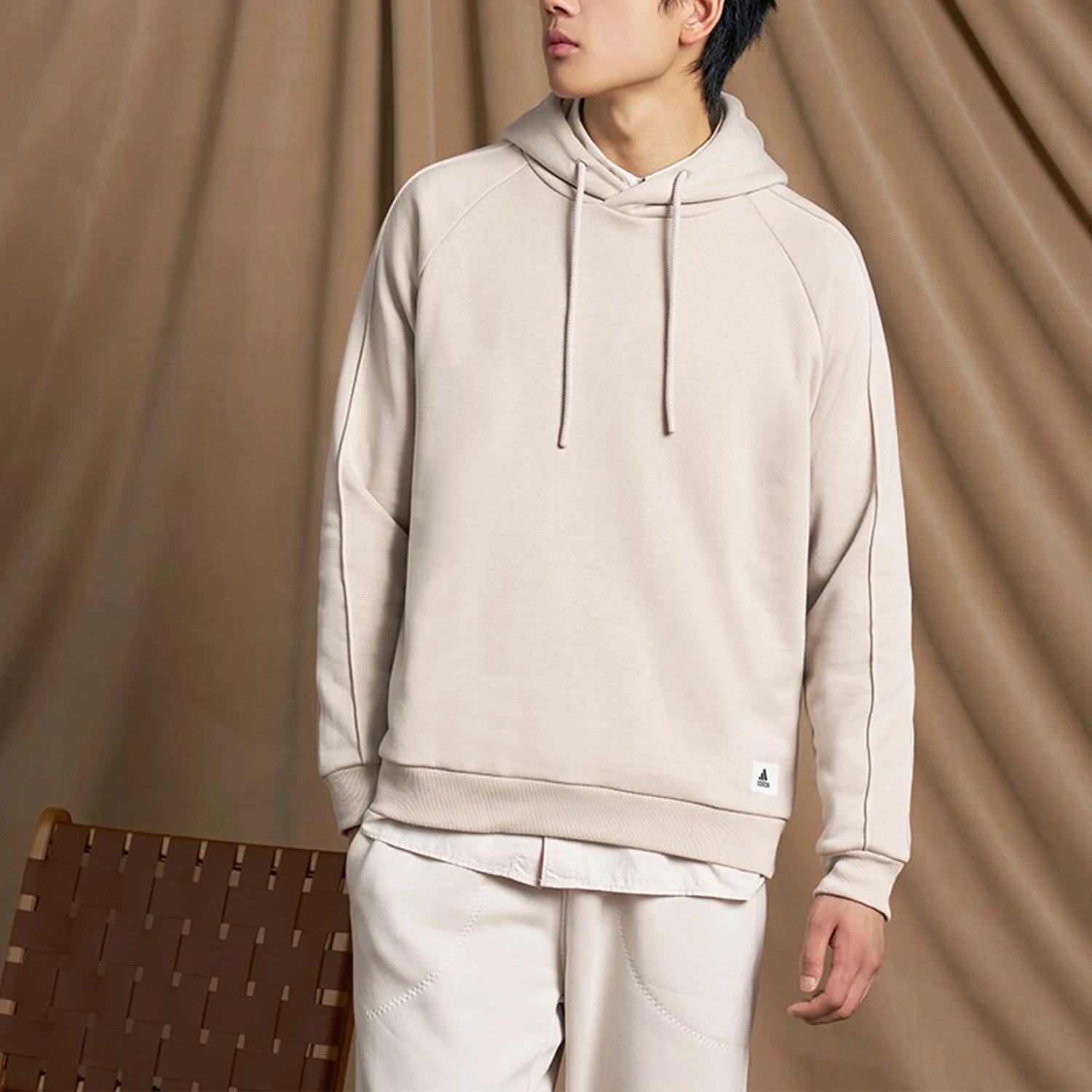 Adidas Genuine Sporty Casual Men's Loose Hooded Sweatshirt IS7489
Adidas Genuine Sporty Casual Men's Loose Hooded Sweatshirt IS7489