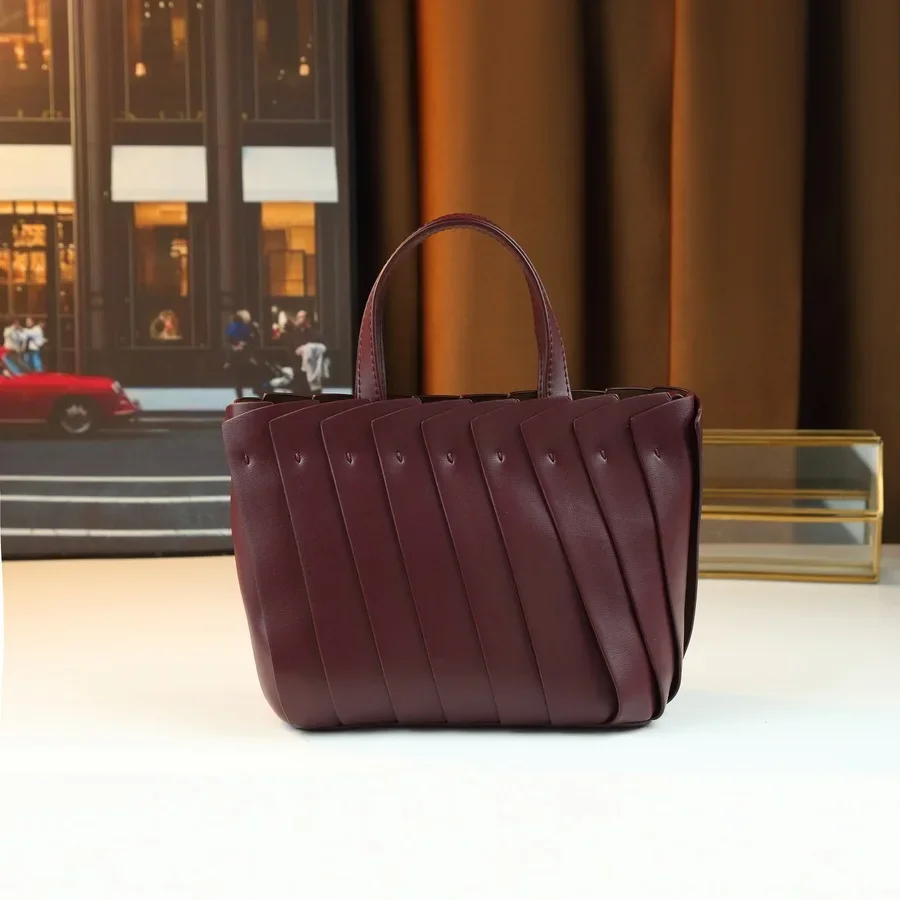 Solid Color Diaper Bag Letter Logo High End Minimalist Tote Bag For Women Messenger Purse Large Capacity Elegant
Solid Color Diaper Bag Letter Logo High End Minimalist Tote Bag For Women Messenger Purse Large Capacity Elegant