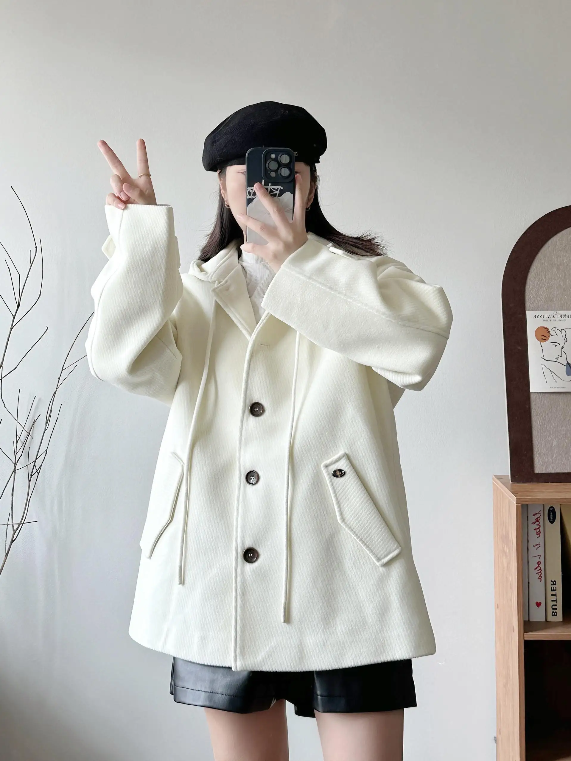 Корейское свободное шерстяное пальто со шляпой, женское пальто средней длины, осень-зима 202, новое простое классическое пальто на одной пуговице
Корейское свободное шерстяное пальто со шляпой, женское пальто средней длины, осень-зима 202, новое простое классическое пальто на одной пуговице