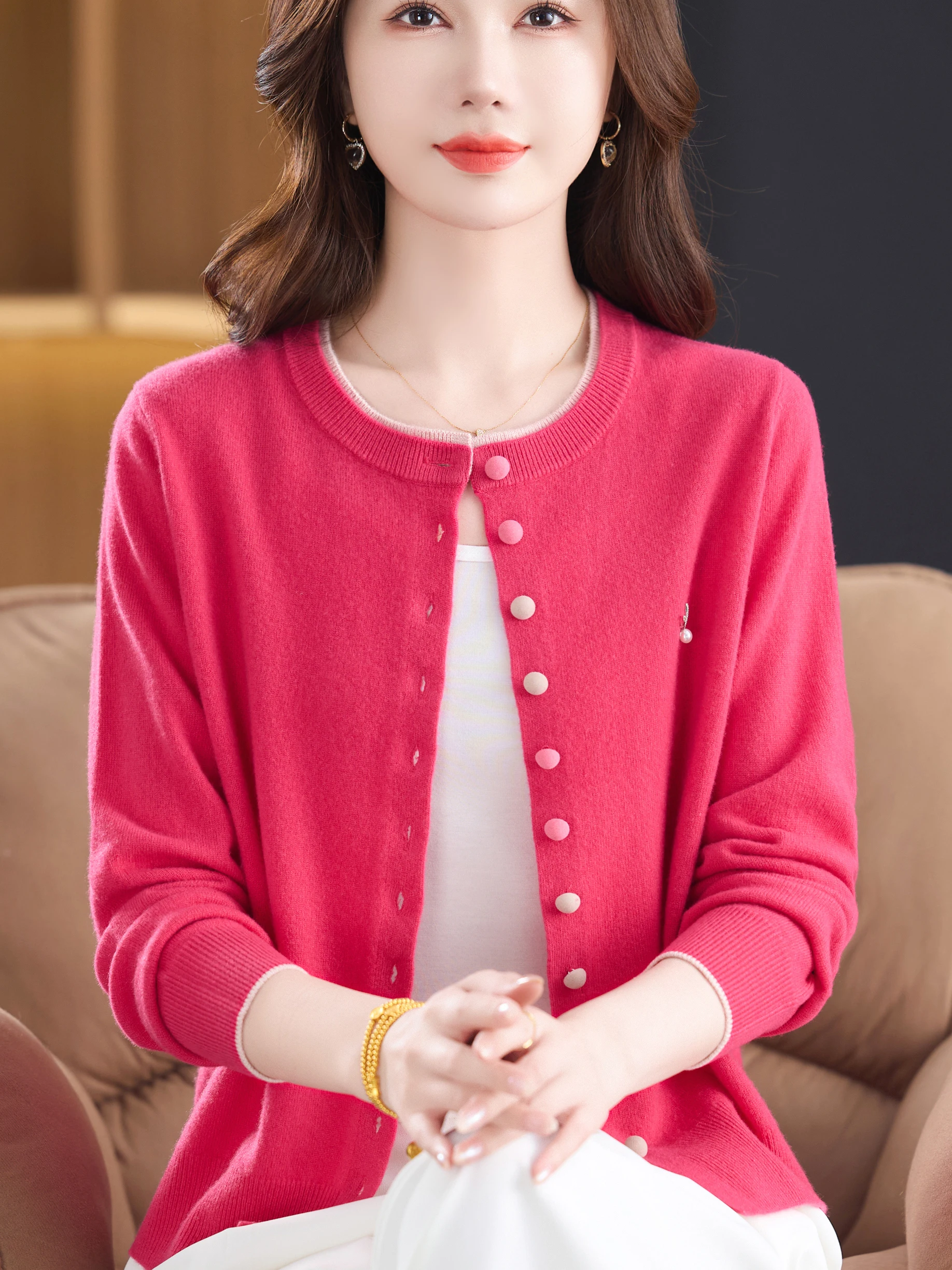 Красный вязаный открытый кардиган из чистой шерсти, женский свободный крой, круглый свитер на пуговицах, верхняя одежда, весна-осень, антивозрастной моя мамы
Красный вязаный открытый кардиган из чистой шерсти, женский свободный крой, круглый свитер на пуговицах, верхняя одежда, весна-осень, антивозрастной моя мамы