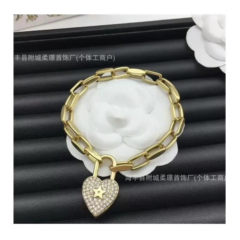 New Versatile Love Personalized Thick Chain Personalized Trendy Cuban Chain Retro Old Necklace Set
New Versatile Love Personalized Thick Chain Personalized Trendy Cuban Chain Retro Old Necklace Set