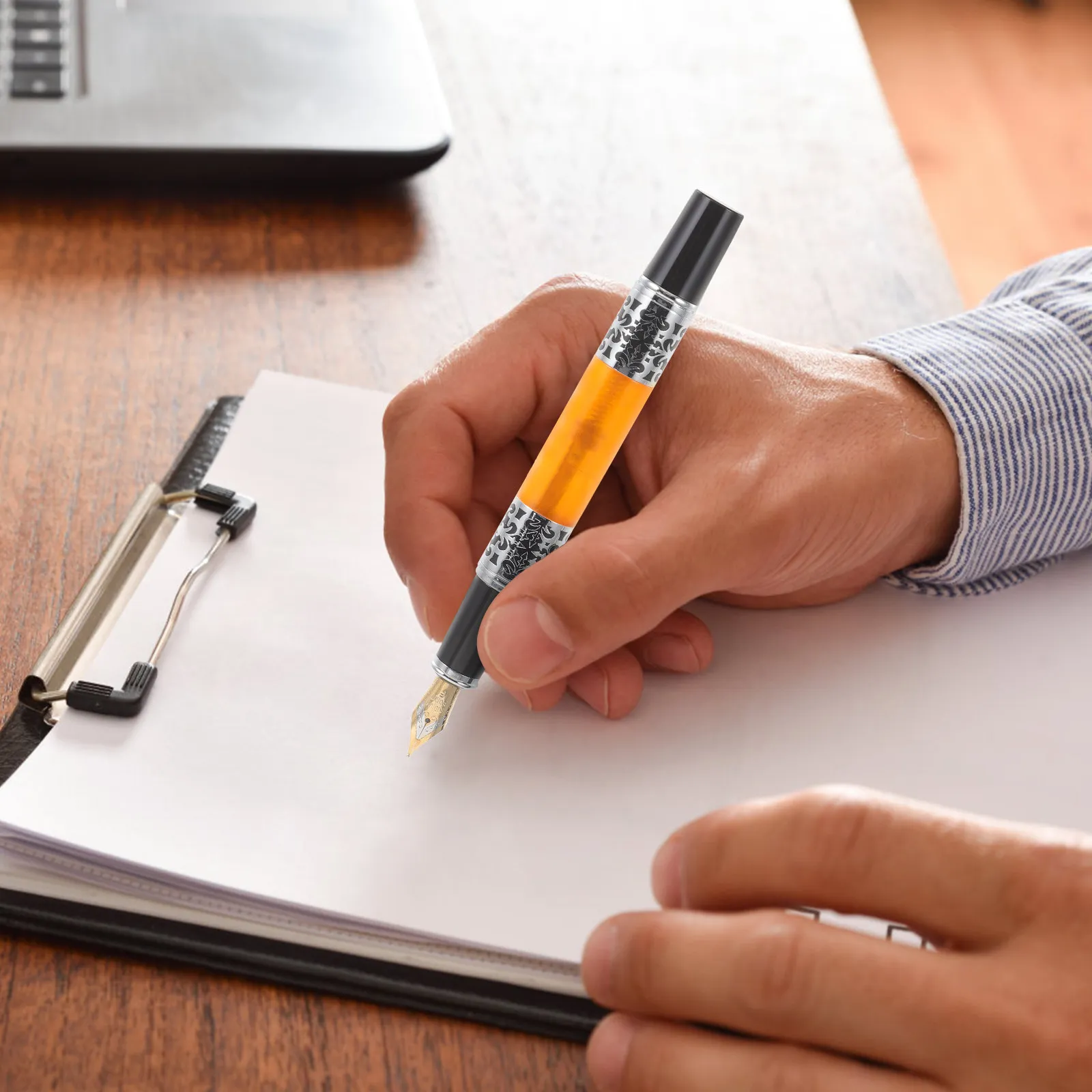 Dual Color Metal Fountain Pen with Ergonomic Acrylic Grip Ideal for Writing Practice Smooth Flow Ink Pen for Students Office
Dual Color Metal Fountain Pen with Ergonomic Acrylic Grip Ideal for Writing Practice Smooth Flow Ink Pen for Students Office