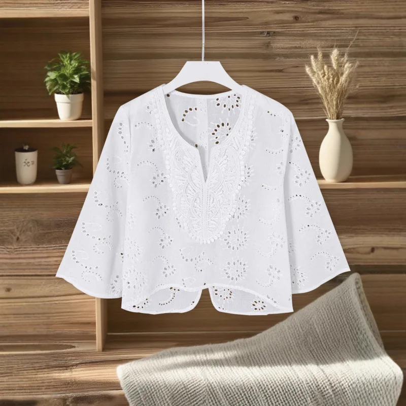 Autumn New Women's V-Neck Lace Top Chiffon Shirt Loose-Fitting with Long Floral Embroidered Flared Sleeves Commuting Temperament
Autumn New Women's V-Neck Lace Top Chiffon Shirt Loose-Fitting with Long Floral Embroidered Flared Sleeves Commuting Temperament