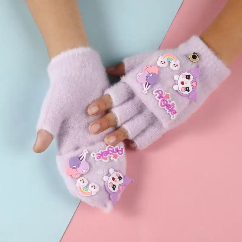 For Kuromi gloves, these are children's warm gloves with five fingers suitable for autumn and winter. They are cute and are desi
For Kuromi gloves, these are children's warm gloves with five fingers suitable for autumn and winter. They are cute and are desi
