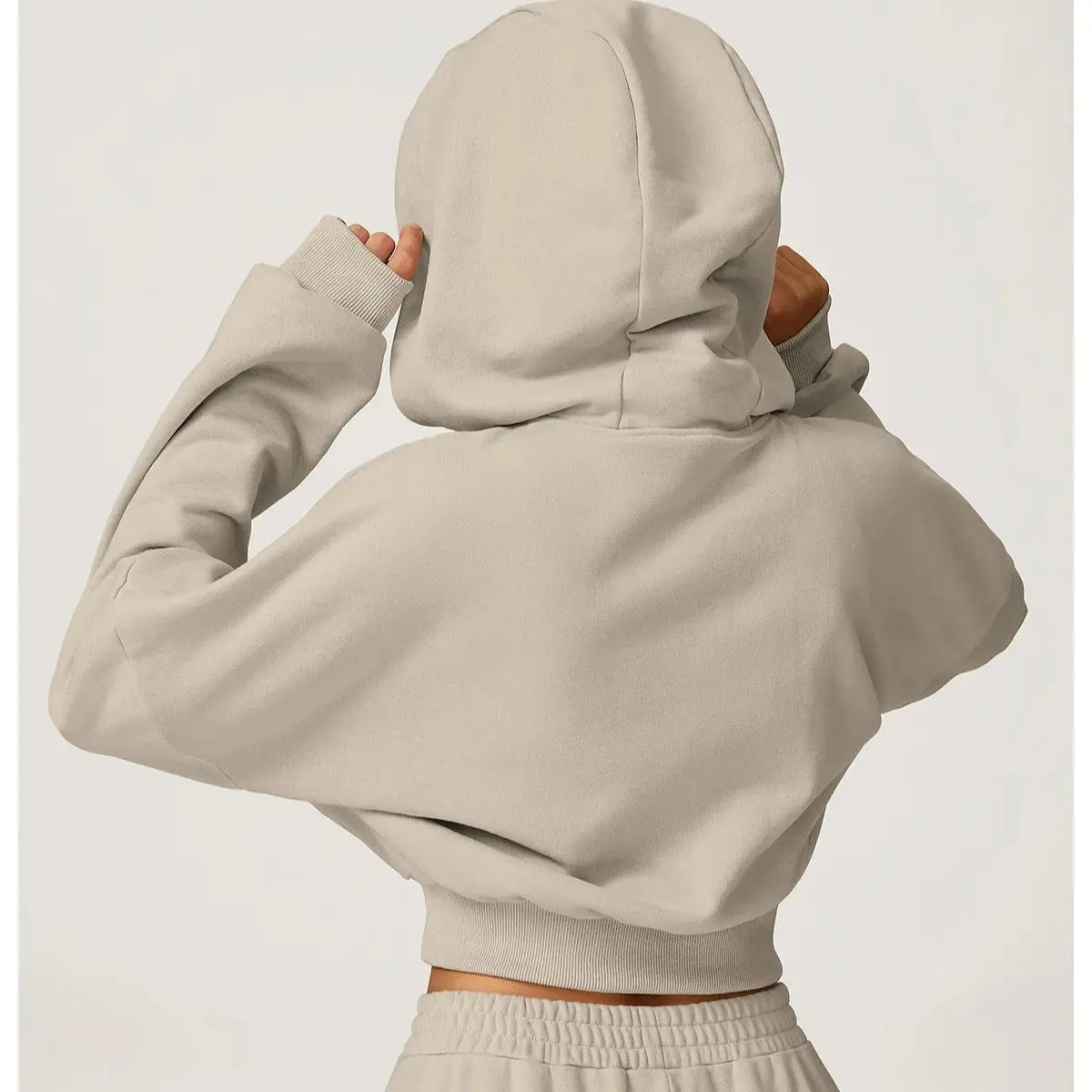 Модная толстовка с капюшоном на осень-зиму, повседневная свободная и универсальная верхняя одежда для женщин, спортивная одежда для бега на открытом воздухе, фитнеса
Модная толстовка с капюшоном на осень-зиму, повседневная свободная и универсальная верхняя одежда для женщин, спортивная одежда для бега на открытом воздухе, фитнеса