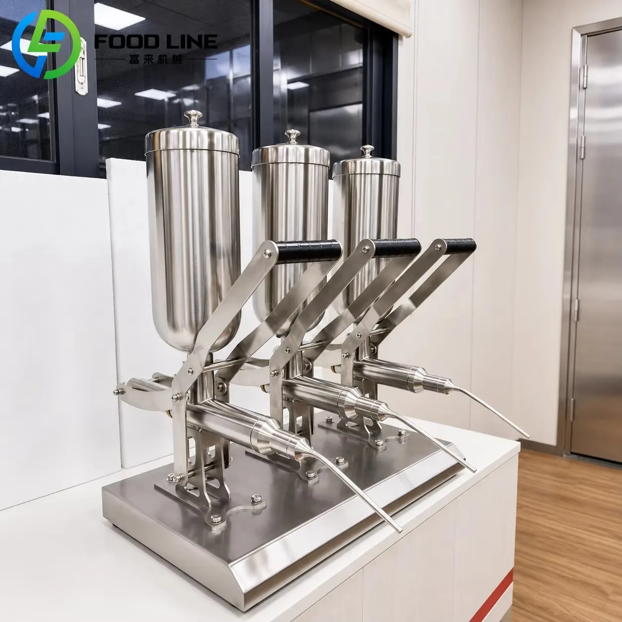Stainless Steel Manual Donut Jam Filler Commercial Croissant Pastry Cream Filling Machine Churro Filling Machine
Stainless Steel Manual Donut Jam Filler Commercial Croissant Pastry Cream Filling Machine Churro Filling Machine