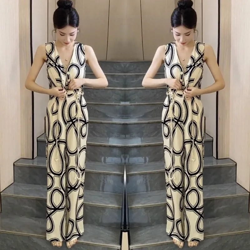 New Fashion Printed Summer Jumpsuit Women V-neck Sleeveless Contrast Color Slim Lace Up High Waist Wide Leg Pants Romper
New Fashion Printed Summer Jumpsuit Women V-neck Sleeveless Contrast Color Slim Lace Up High Waist Wide Leg Pants Romper
