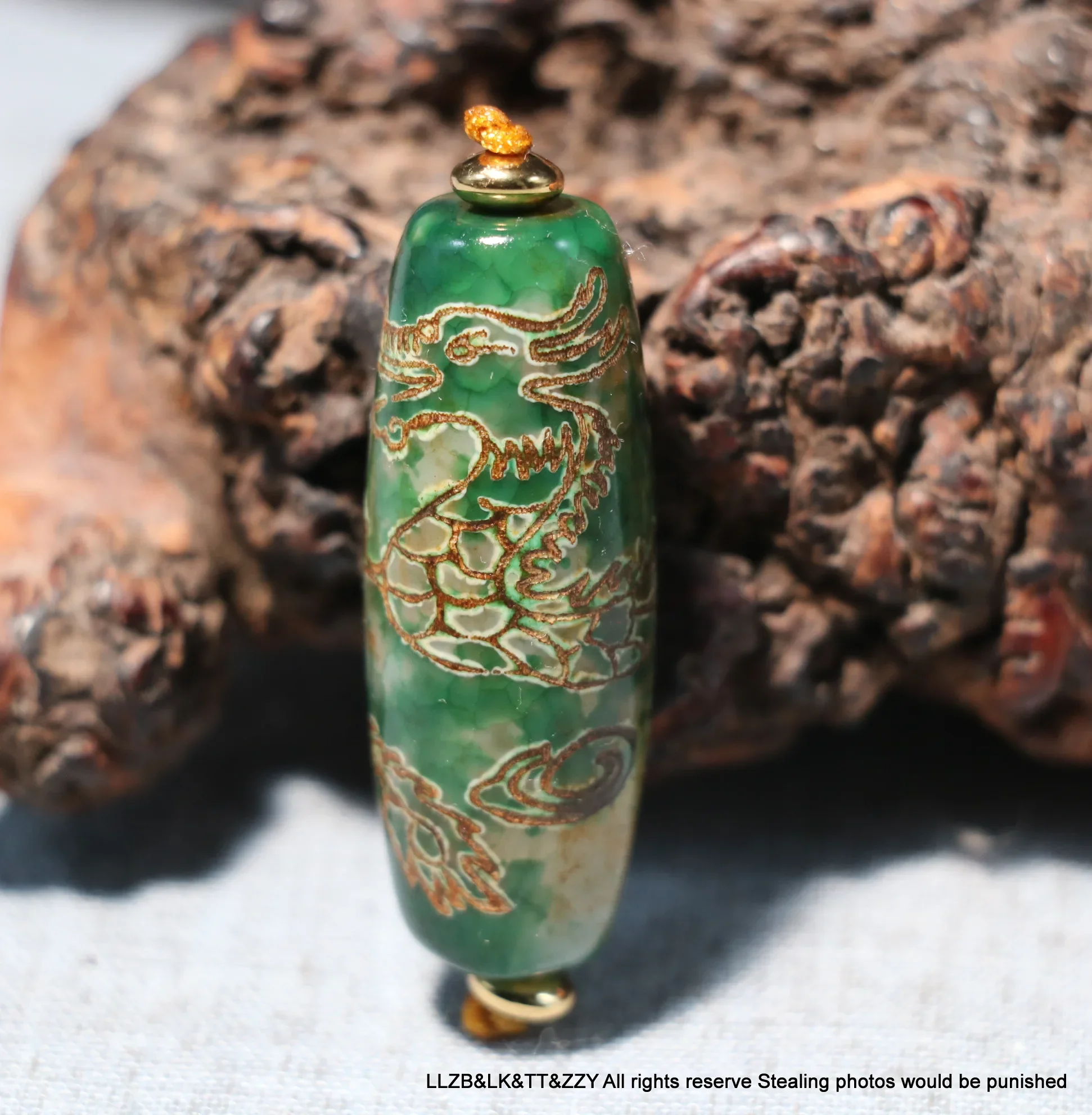 Big Treasure Magic Power Tibetan Old Agate Green Color Swaying Dragon dZi Bead Amulet Timestown UPD230201a20
Big Treasure Magic Power Tibetan Old Agate Green Color Swaying Dragon dZi Bead Amulet Timestown UPD230201a20