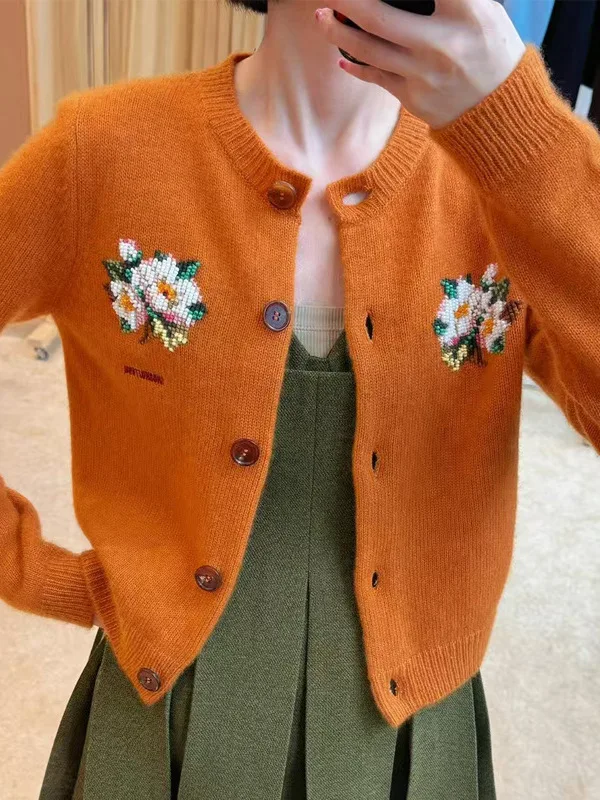 round Neck Single Button Knitted Sweater Embroidered Flower Beaded Open Cardigan Casual Style Slim Fit Cotton Long Sleeve
round Neck Single Button Knitted Sweater Embroidered Flower Beaded Open Cardigan Casual Style Slim Fit Cotton Long Sleeve