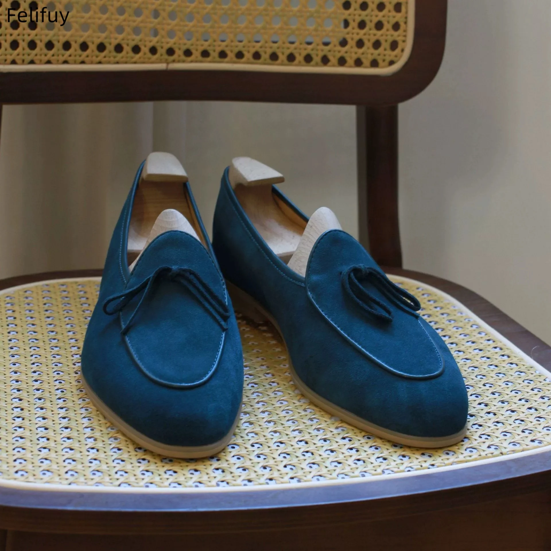 Blue Men Classic Tassel Fringe Loafers Moccasins Cow Suede Genuine Leather Fashion Men's Casual Shoes Mens Outdoor Driving Flats
Blue Men Classic Tassel Fringe Loafers Moccasins Cow Suede Genuine Leather Fashion Men's Casual Shoes Mens Outdoor Driving Flats