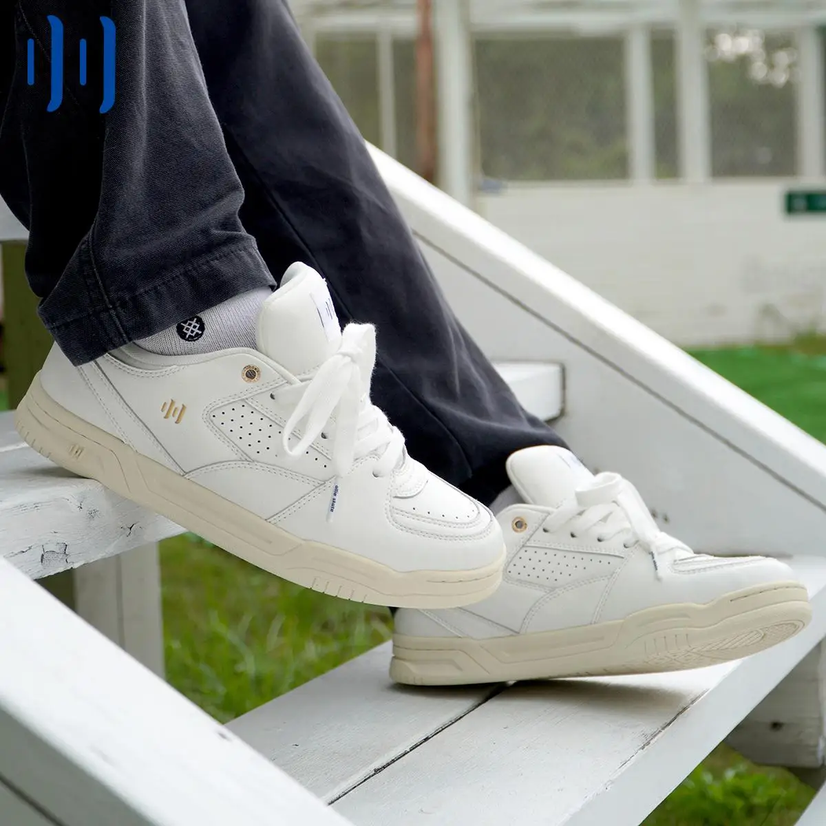 Ollieskate white campus style retro white shoes retro casual men's and women's skateboarding shoes BOLIII78001
Ollieskate white campus style retro white shoes retro casual men's and women's skateboarding shoes BOLIII78001