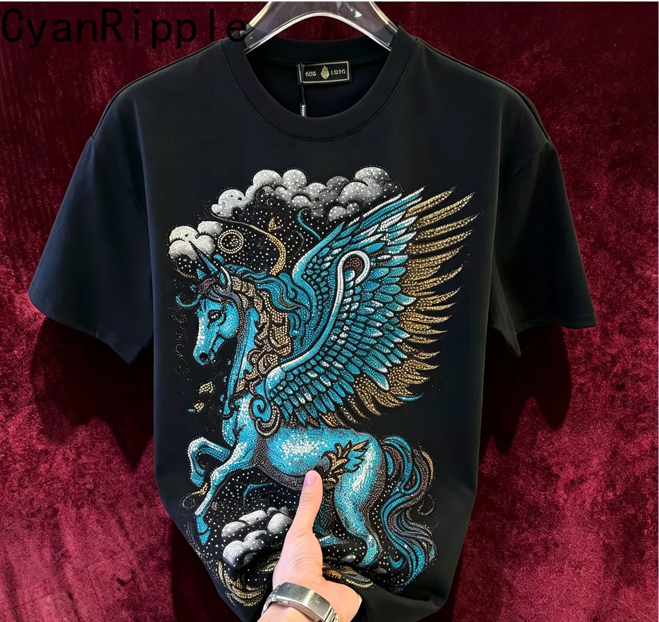 Streetwear Pegasus Hot Diamonds Large Size Male T-shirt All-match Spring Summer Short Sleeve Tees Round Neck Handsome Casual Top
Streetwear Pegasus Hot Diamonds Large Size Male T-shirt All-match Spring Summer Short Sleeve Tees Round Neck Handsome Casual Top