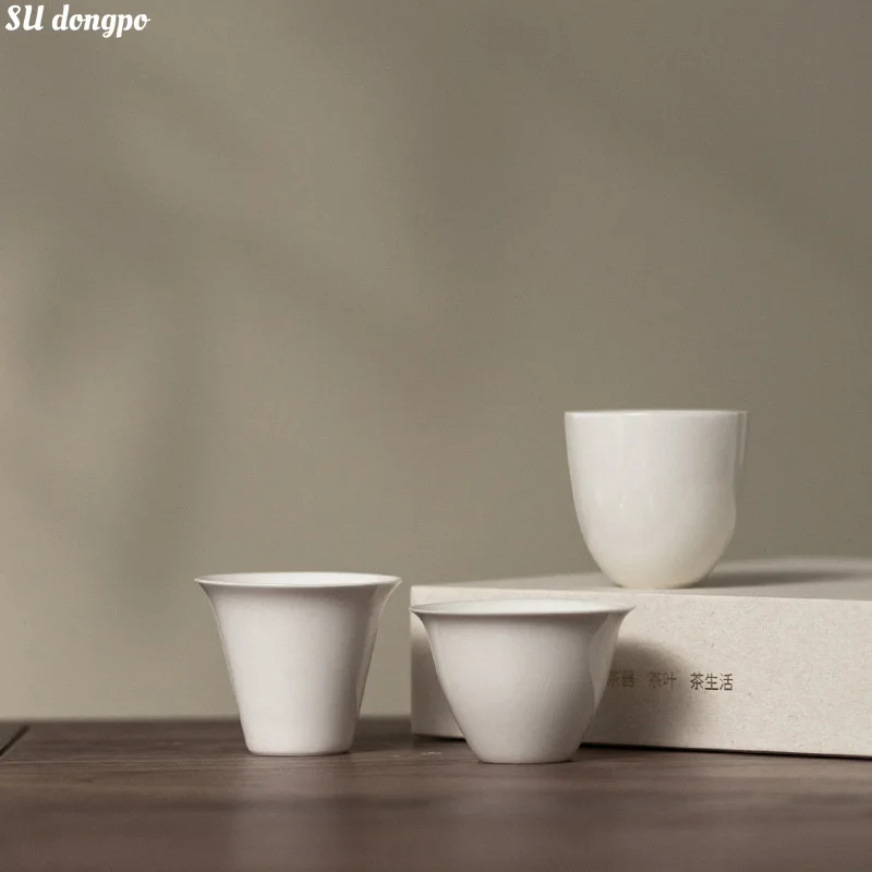 "Bamboo Wind" Plant Ash Glaze Tasting Cup – 30ml Thin-Walled Porcelain Tea Cup
"Bamboo Wind" Plant Ash Glaze Tasting Cup – 30ml Thin-Walled Porcelain Tea Cup
