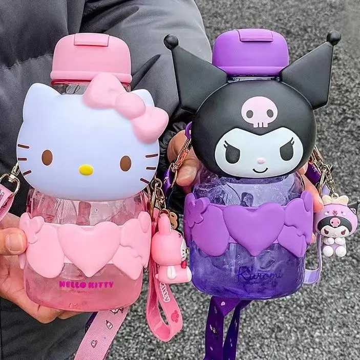 Sanrio HelloKitty Cinnamoroll аниме Kawaii детская чашка для питья с рисунком большая емкость соломенный чайник бутылка для воды подарок ребенку
Sanrio HelloKitty Cinnamoroll аниме Kawaii детская чашка для питья с рисунком большая емкость соломенный чайник бутылка для воды подарок ребенку