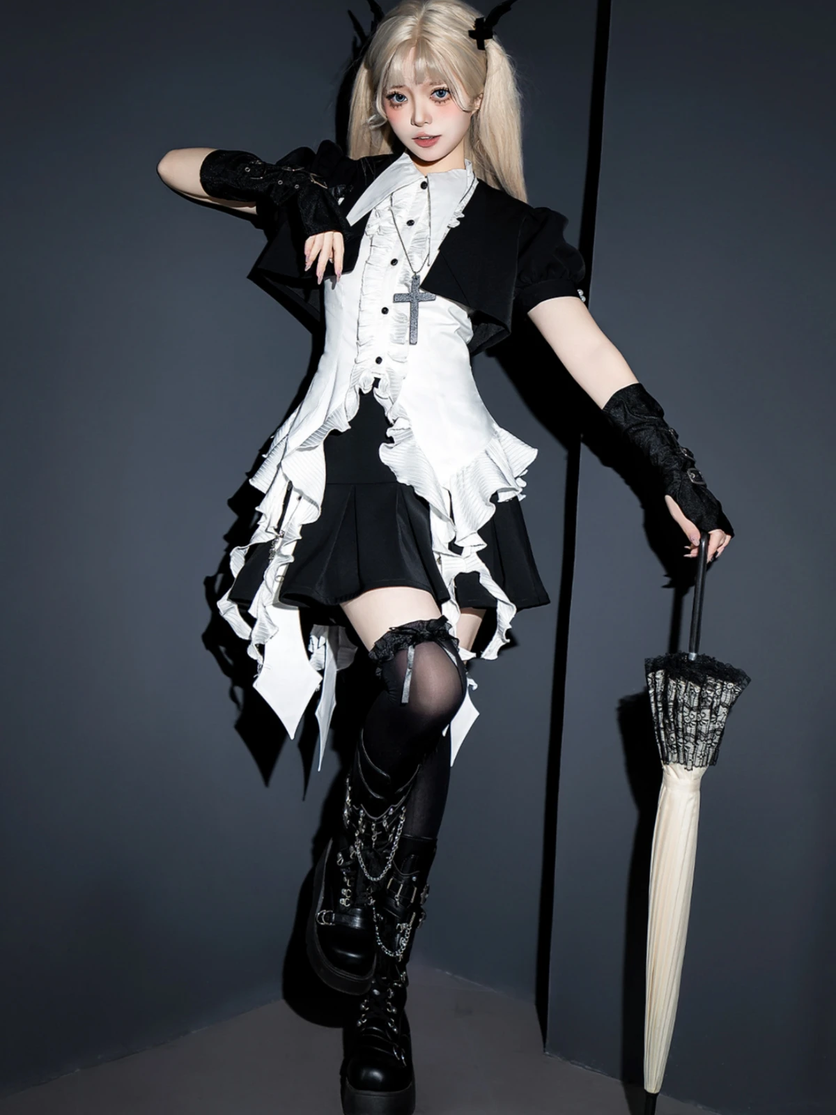 Викторианские готические комплекты юбок Лолиты в стиле панк Y2k, винтажный элегантный костюм для косплея, вечерние костюмы из трех предметов в стиле аниме для женщин
Викторианские готические комплекты юбок Лолиты в стиле панк Y2k, винтажный элегантный костюм для косплея, вечерние костюмы из трех предметов в стиле аниме для женщин