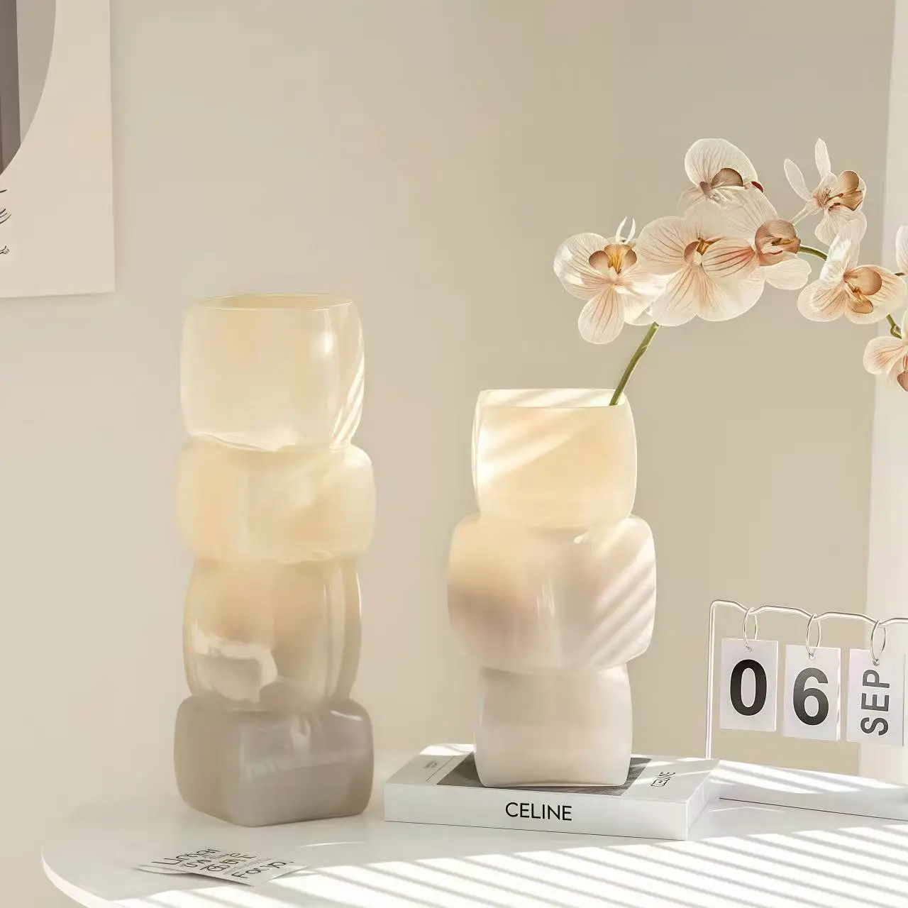 HYS glazed square mouth vase high value home guest restaurant bedroom model room vase flower arrangement high-end decoration
HYS glazed square mouth vase high value home guest restaurant bedroom model room vase flower arrangement high-end decoration