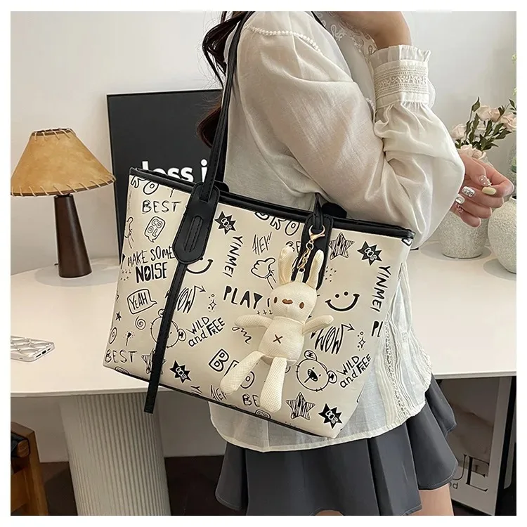 Women's Backpacks, Hand Bags Shoulder Bag PU Wallet Portable Tote Handbags Fashion Bag Bear Decoration
Women's Backpacks, Hand Bags Shoulder Bag PU Wallet Portable Tote Handbags Fashion Bag Bear Decoration