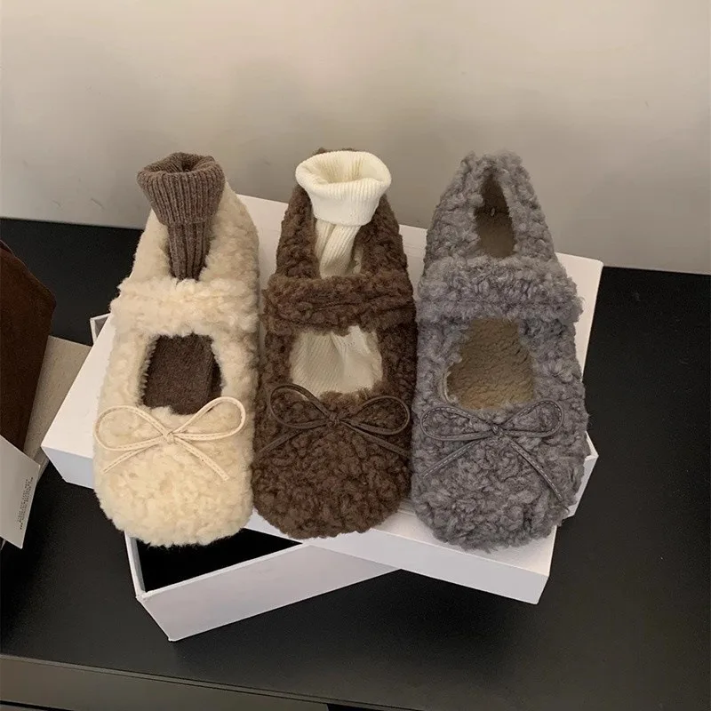 New casual comfortable warm cotton shoes women's winter outdoor wear fashionable versatile flats elegant simple women's shoes
New casual comfortable warm cotton shoes women's winter outdoor wear fashionable versatile flats elegant simple women's shoes