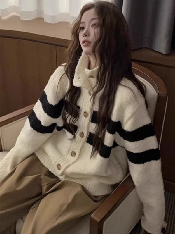 Свободный полосатый шерстяной вязаный свитер с высоким воротником для женщин, брендовая бирка KUN Casual Vintage Sle Thiened, зимняя внутренняя одежда
Свободный полосатый шерстяной вязаный свитер с высоким воротником для женщин, брендовая бирка KUN Casual Vintage Sle Thiened, зимняя внутренняя одежда