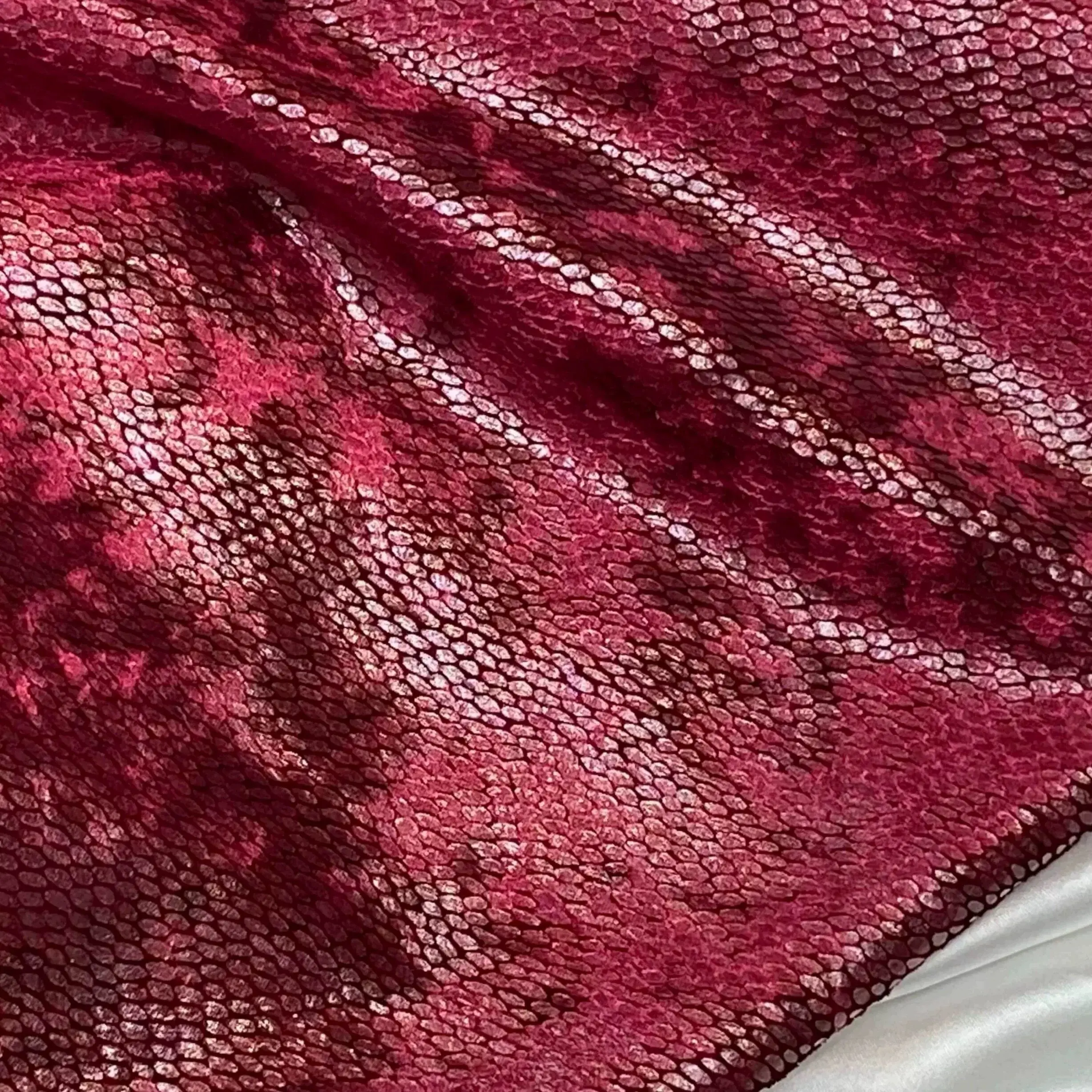Elastic Velvet Fashion Shiny Fish Scale Snake Fish Pattern Jacquard Brocade Fabric For sewing Dress Handmade Clothing AC058
Elastic Velvet Fashion Shiny Fish Scale Snake Fish Pattern Jacquard Brocade Fabric For sewing Dress Handmade Clothing AC058