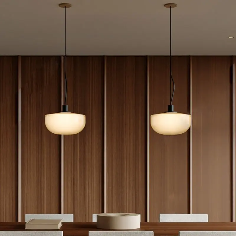 Light luxury design minimalist Nordic new minimalist modern restaurant light atmospheric glass pendant light for home use 
Light luxury design minimalist Nordic new minimalist modern restaurant light atmospheric glass pendant light for home use