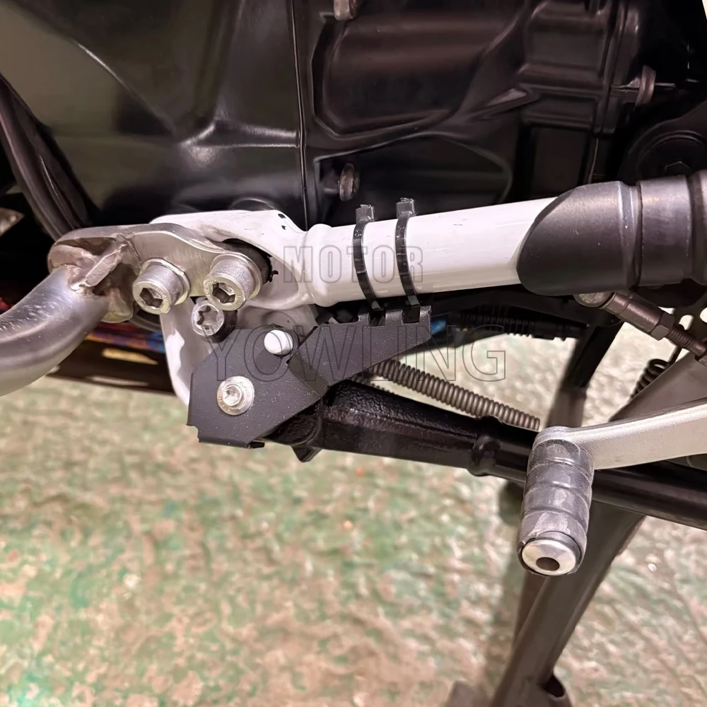 For BMW R1250R R1250RS 2019-2026 Motorcycle Side Stand Sidestand Switch Protector Guard Cover Cap R1200R LC / RS LC 2015-2018
For BMW R1250R R1250RS 2019-2026 Motorcycle Side Stand Sidestand Switch Protector Guard Cover Cap R1200R LC / RS LC 2015-2018