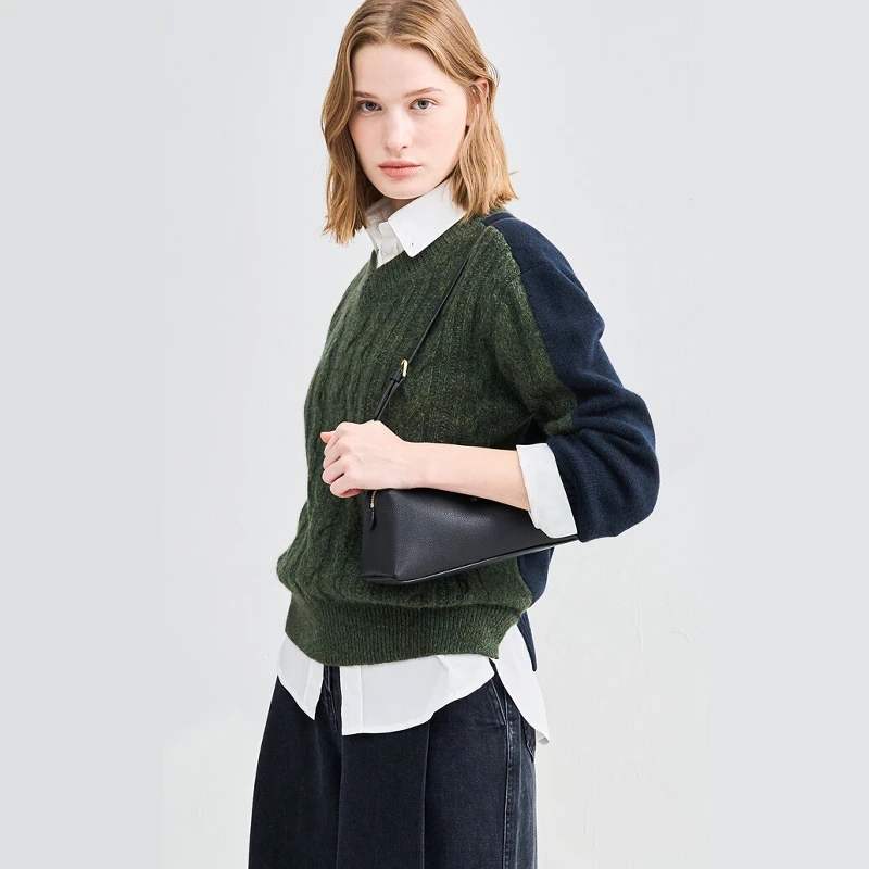 Soft Korean Winter Knitted Sweater V-Neck Color Block Loose Versatile Warm Fleeing Long Sleeve Regular Fit Pure Color Commute...
Soft Korean Winter Knitted Sweater V-Neck Color Block Loose Versatile Warm Fleeing Long Sleeve Regular Fit Pure Color Commute...
