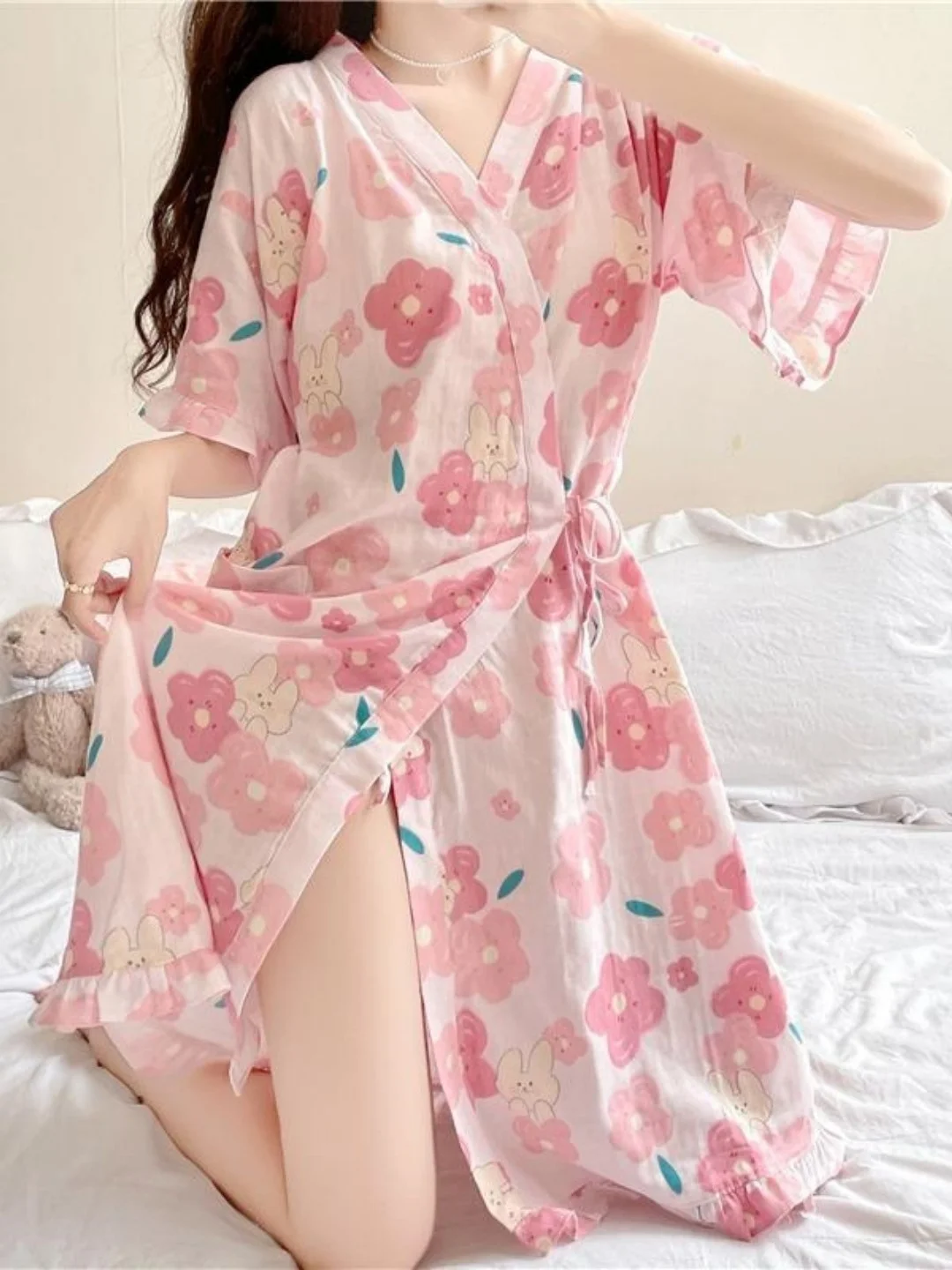 Sweet Floral Sleep Dress Women's Summer V-neck Short Sleeve Belted Splice Midi Home Clothes plus Size Comfortable Lightweight
Sweet Floral Sleep Dress Women's Summer V-neck Short Sleeve Belted Splice Midi Home Clothes plus Size Comfortable Lightweight