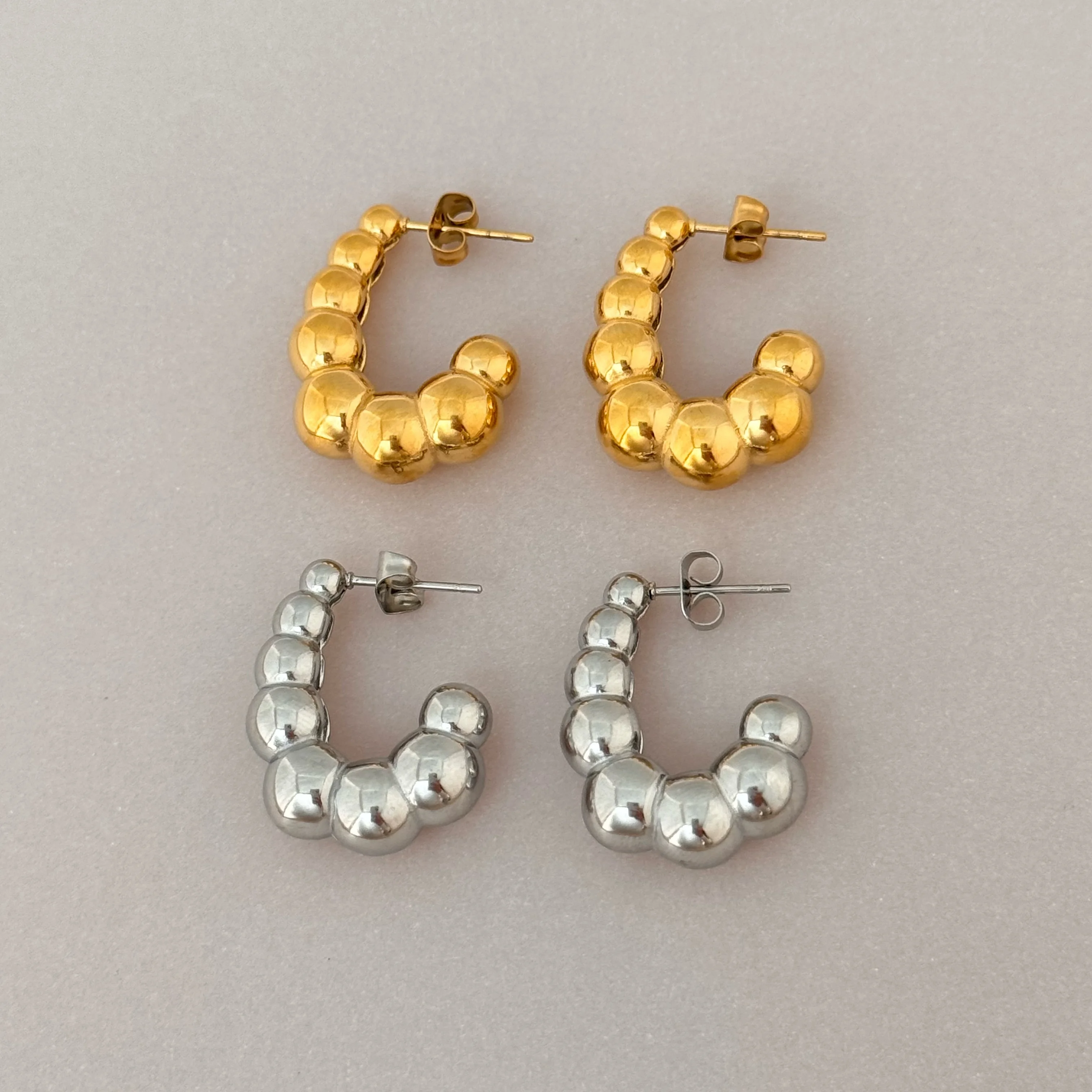 DASEIN New HOT 18k Gold Plated Hypoallergenic Stainless Steel Vintage Bead OOTD Workplace Polished Circle Earrings for Gift
DASEIN New HOT 18k Gold Plated Hypoallergenic Stainless Steel Vintage Bead OOTD Workplace Polished Circle Earrings for Gift