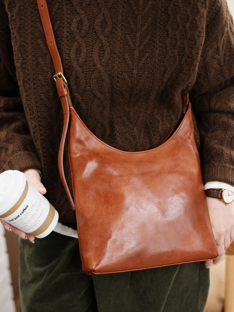 Designers handmade vegetable tanned cowhide women's shoulder bag outdoor daily party luxury genuine leather ladies crossbody bag
Designers handmade vegetable tanned cowhide women's shoulder bag outdoor daily party luxury genuine leather ladies crossbody bag