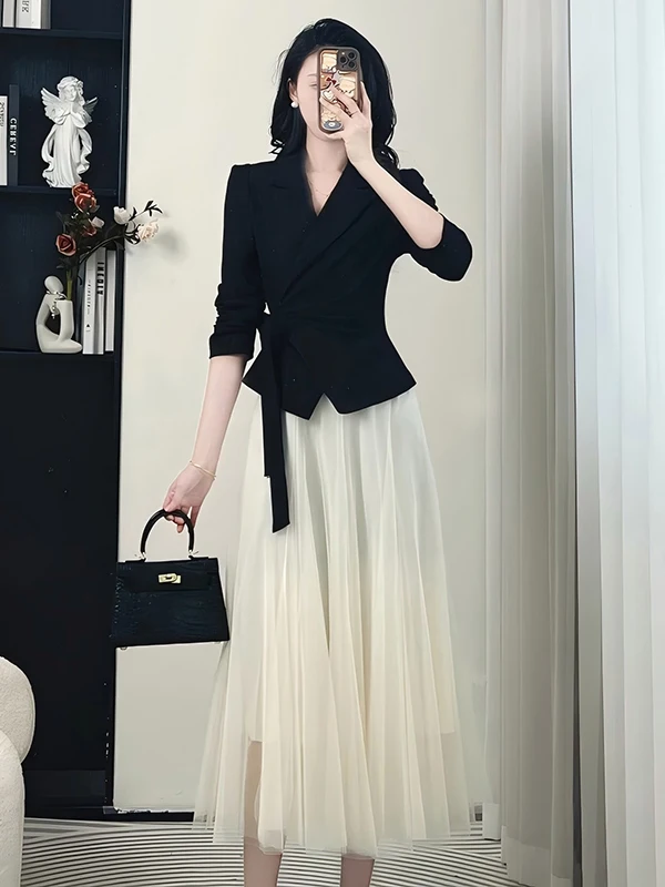 Elegant Spring Fashion Two-Piece Set with Inner Beautiful Women Goddess Skirt Long Sleeve Collar Polyester Fiber
Elegant Spring Fashion Two-Piece Set with Inner Beautiful Women Goddess Skirt Long Sleeve Collar Polyester Fiber