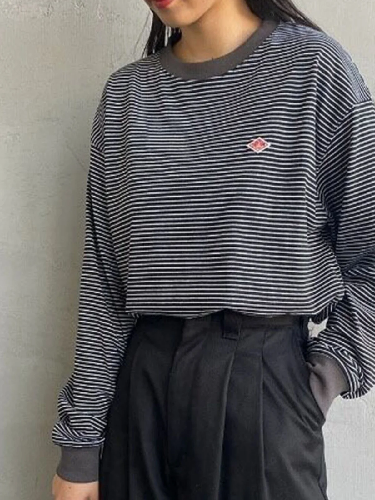 Classic round Ne Long Sve Cotton T-irt Women's Slim Fit Striped Base Layer Top for Autumn Commute Sle
Classic round Ne Long Sve Cotton T-irt Women's Slim Fit Striped Base Layer Top for Autumn Commute Sle