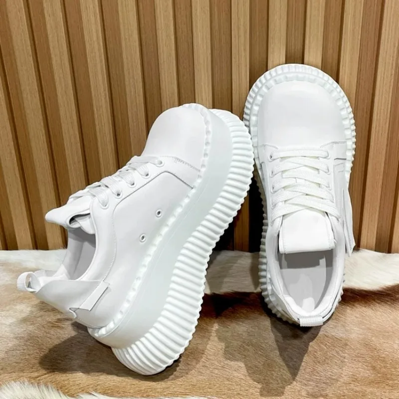 Fashion Women Sneakers Genuine Leather Platform White Shoes 8CM Thick-soled Height-increasing Lightweight Casual Shoes
Fashion Women Sneakers Genuine Leather Platform White Shoes 8CM Thick-soled Height-increasing Lightweight Casual Shoes