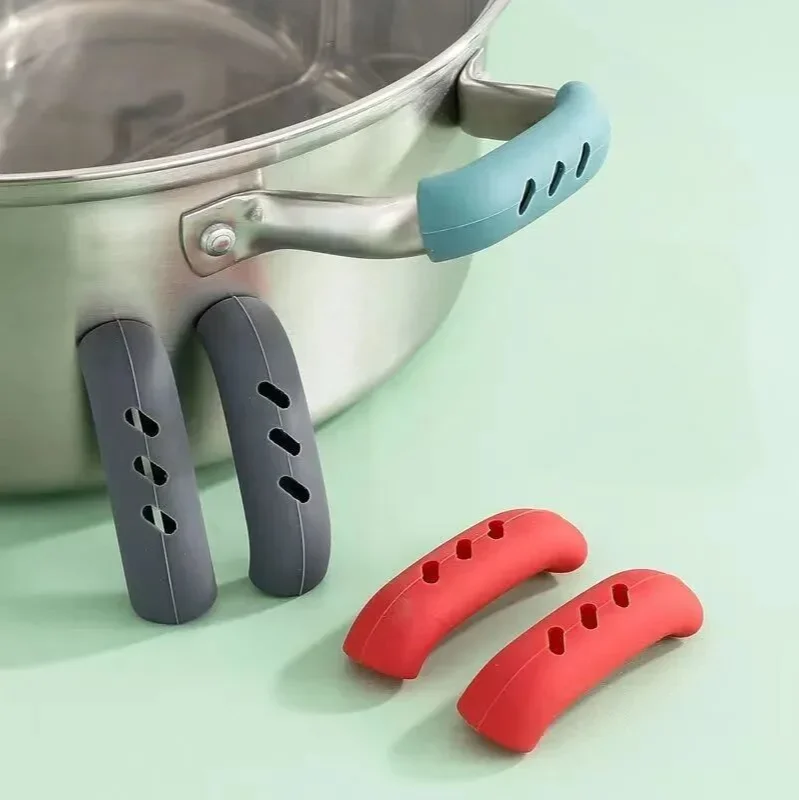 2PCS Silicone Pan Handle Cover Anti-scalding Protective Cover Steamer Casserole Handle Holder Non-slip Cover Kitchen Gadgets
2PCS Silicone Pan Handle Cover Anti-scalding Protective Cover Steamer Casserole Handle Holder Non-slip Cover Kitchen Gadgets