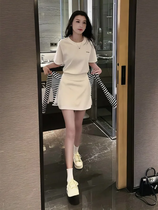 Summer 2026 Casual Loose Fashionable Three-piece Set Korean Style Versatile Slimming Small Size Suitable All Seasons
Summer 2026 Casual Loose Fashionable Three-piece Set Korean Style Versatile Slimming Small Size Suitable All Seasons
