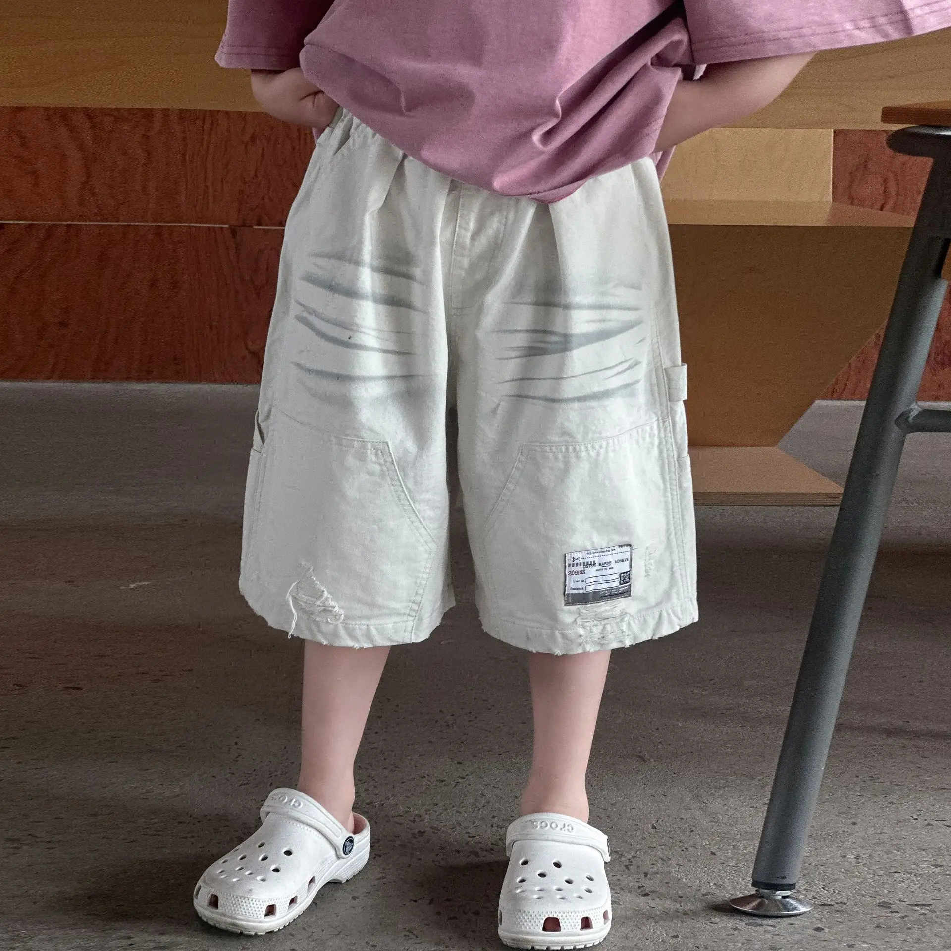 Boys' Summer New Shorts 2025 Summer Dress Children's Five Part Pants Boys' Thin Work Pants Casual Children's Clothing Trend
Boys' Summer New Shorts 2025 Summer Dress Children's Five Part Pants Boys' Thin Work Pants Casual Children's Clothing Trend