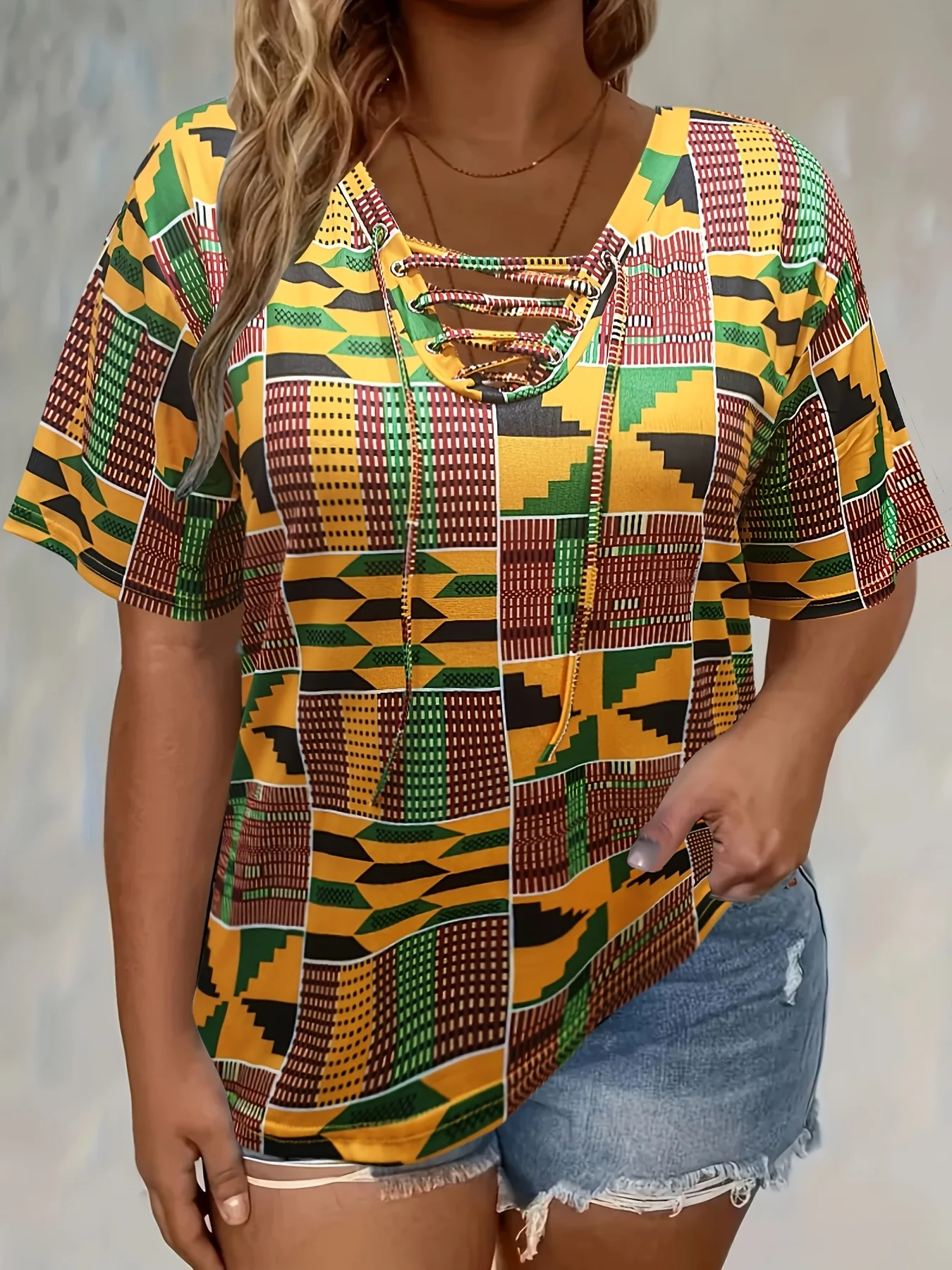 Plus size women's V-neck tropical printed top drawstring design - elegant and comfortable casual wear
Plus size women's V-neck tropical printed top drawstring design - elegant and comfortable casual wear